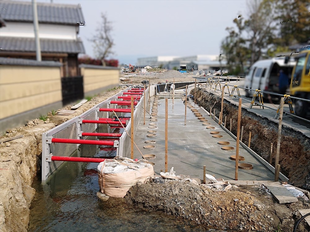 河川改修工事