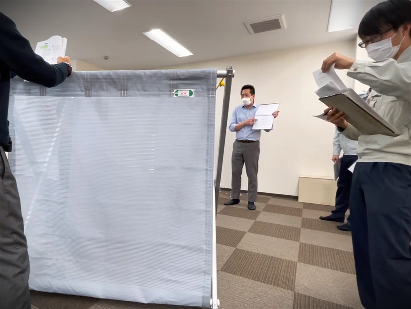 試作品の開発ミーティング